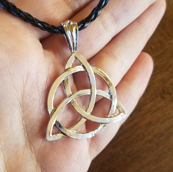 New Pewter Celtic Knot Triquetra Trinity Necklace - Picture 7 of 10